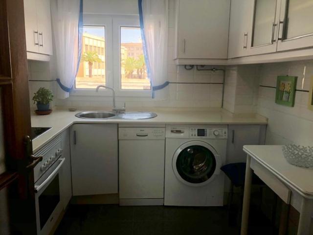Gatu Premium Villa Isabel Terraza,Parking,1ºlinea Playa,Wifi,Vista Al Mar , Preferente Mayores De 25 Anos Y Familias Kadyks Zewnętrze zdjęcie