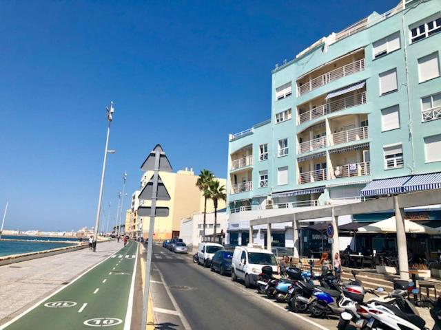 Gatu Premium Villa Isabel Terraza,Parking,1ºlinea Playa,Wifi,Vista Al Mar , Preferente Mayores De 25 Anos Y Familias Kadyks Zewnętrze zdjęcie
